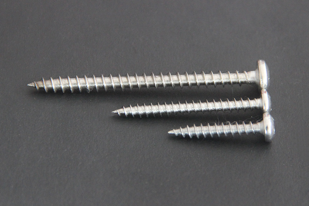 Pan head chipboard screw